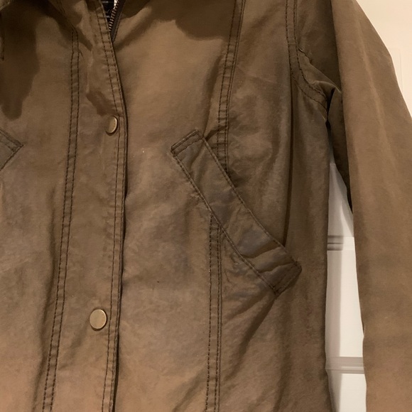 Barbour Women’s Beadnell Wax Cotton Jacket, Olive, Size 0-2 - Picture 5 of 7